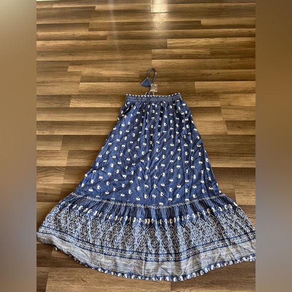 BLUEIVY Blue and White bottom ruffle long skirt  Size Medium - Picture 5 of 5